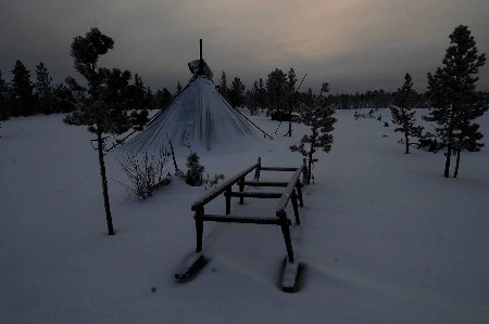 Летняя стоянка ненцев в районе Медвежки